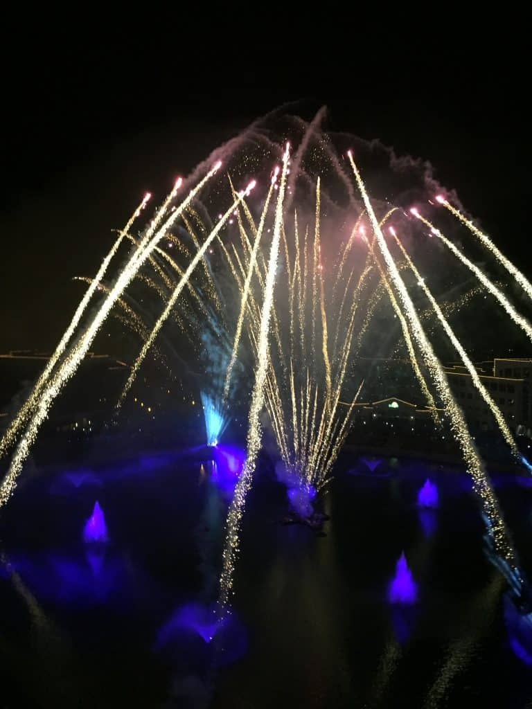 photo by Carole Robinson for Write Mix for Business Blog Bling post Title Visual